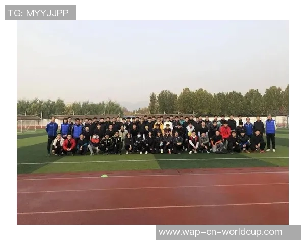 足球裁判考试试题解析与备考指南助你顺利通过考试提升裁判水平