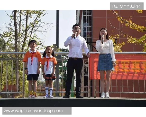 追逐绿茵梦想的脚步我的足球之路与心灵成长